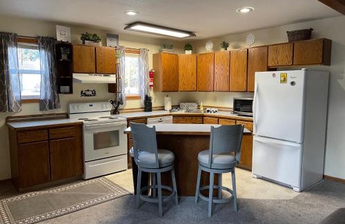 Kodiak Apartment | Den Mishka - Kodiak's Den of the Little Bear