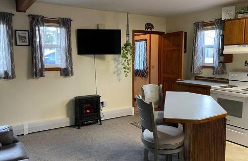 Kodiak Apartment | Den Mishka - Kodiak's Den of the Little Bear