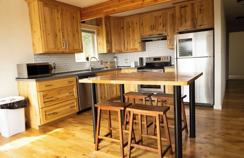 Fairbanks Ski Chalet | Denali Escape – Secluded 2BR Cabin w/Panoramic Views 2Hrs Drive to Denali
