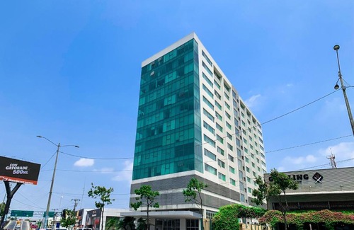 Simon Bolivar Apartment | Depa piso alto frente al mall del sol