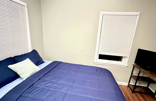 Southside Apartment | Derby City Flat 2 bedroom - king and queen sized bed