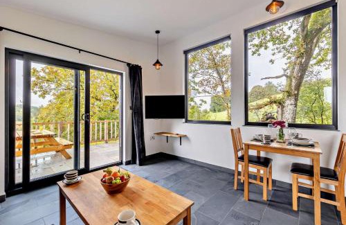 Llanfair Caereinion House | Derw Bach