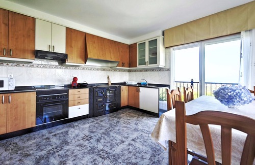 Noalla Ski Chalet | Desconectaengalicia Casa Vidal Lanzada with sea views