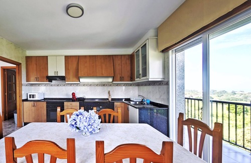 Noalla Ski Chalet | Desconectaengalicia Casa Vidal Lanzada with sea views
