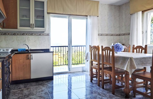 Noalla Ski Chalet | Desconectaengalicia Casa Vidal Lanzada with sea views