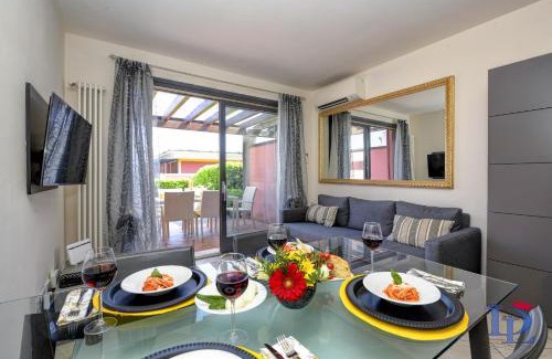 Rivoltella Apartment | DesenzanoLoft Official Partner Homes & Villas by Marriott Bonvoy - Co2 apartment in Residence Vistalago with 5 pools