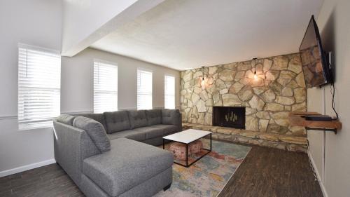 Mesa House | Desert Escape l 2 Masters l Heated Pool
