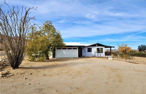 Twentynine Palms House | Desert | Haze - 1 Mile to Joshua Tree National Park