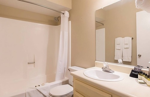 Indio Hotel | Desert Oasis Retreat in Indio | Swimming Pool | Free Parking