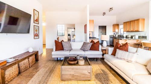 Joshua Tree Apartment | Desert Villa w Stunning Night Sky Views & Game Room