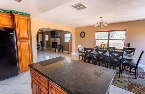 Wonder Valley House | DesertGem 5Acres Arcade Pool Spa KingBed Game Room
