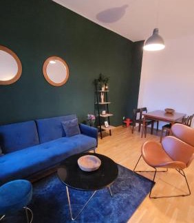 Anger-Crottendorf Apartment | Design Altbauwohnung mit Balkon und Parkplatz