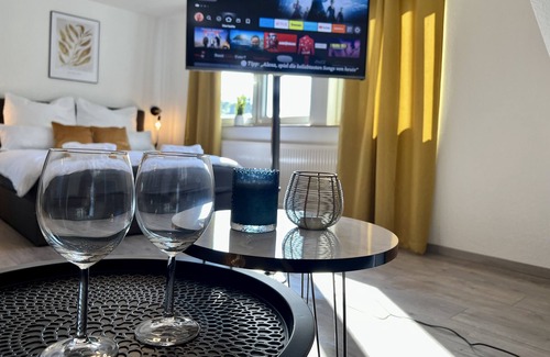 Essen-Borbeck-Mitte Apartment | Design Apartment mit Küche, Smart-tv, Wlan