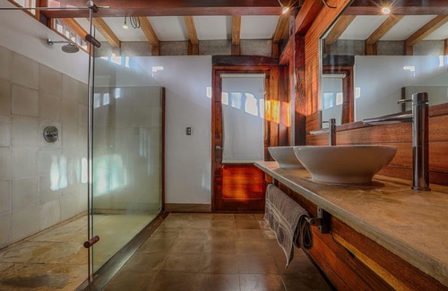 Managua Villa | Design house in quiet and safe residential area!