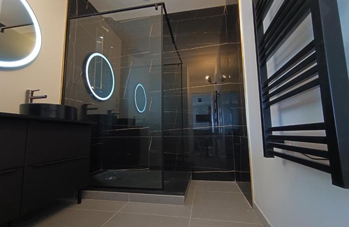 Laverune Apartment | Design Therapy