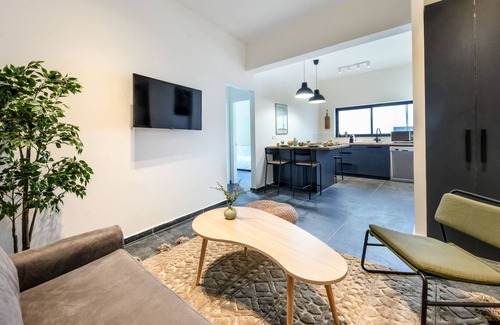 Netanya Apartment | Designed 3 Bedroom Apartment in Frenkel