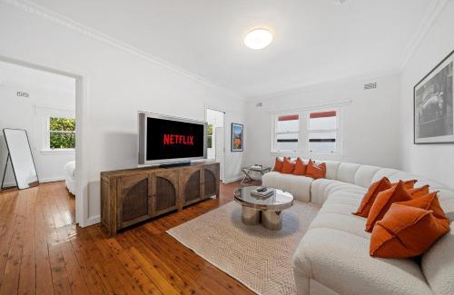 Bellevue Hill Apartment | Designer 3BR Flat Close to Bondi