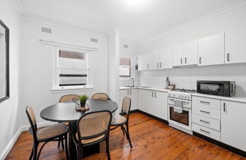 Bellevue Hill Apartment | Designer 3BR Flat Close to Bondi
