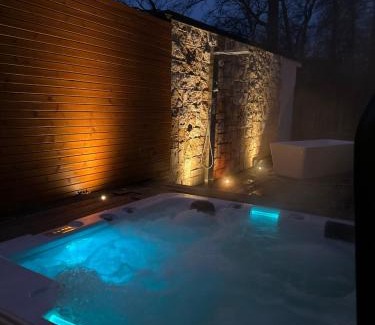 Wahnheide Apartment | Designer-Loft mit Whirlpool