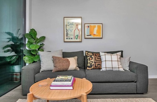 Mount Eden Apartment | Designer luxury 2-bed apartment with car park
