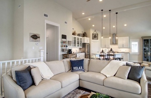 Cinnamon Shore House | Designer, Pet-Friendly Home@Cinnamon Shore w/Access to Great Amenities!