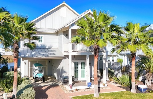 Cinnamon Shore House | Designer, Pet-Friendly Home@Cinnamon Shore w/Access to Great Amenities!