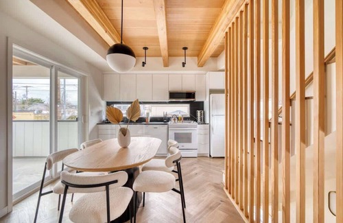 Alberta Arts District House | Designer Townhome in Alberta Arts + In-Law Suite
