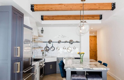 South Snyderville Basin House | Designers Dream with Gorgeous Views. Walkable!