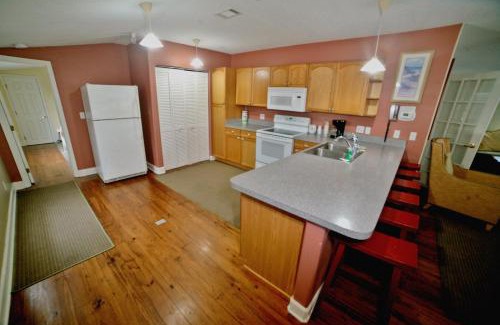 Tybee Island Apartment | DeSoto Beach Terraces