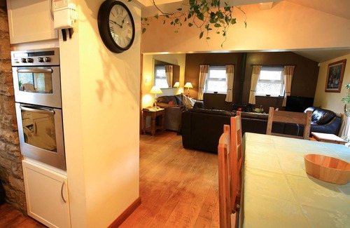 Dent Cottage | Detached Country Cottage with 5 Bedrooms & 3 En Suites