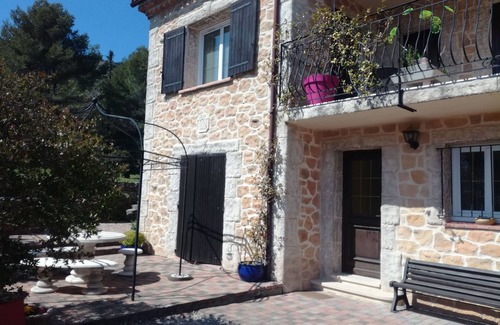 Saint-Esteve-Janson House | Detached house in the Durance valley