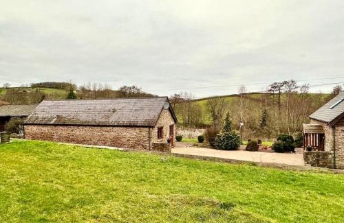 Usk House | Detached ONE LEVEL stone barn (Rowan Cottage)