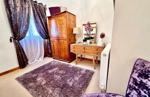 Usk House | Detached ONE LEVEL stone barn (Rowan Cottage)