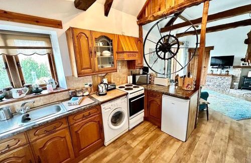 Usk House | Detached ONE LEVEL stone barn (Rowan Cottage)