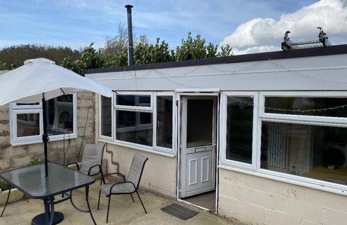 Sherwood Forest Apartment | Detached Romantic Studio near Sherwood Forest. Dog and Disabled Friendly