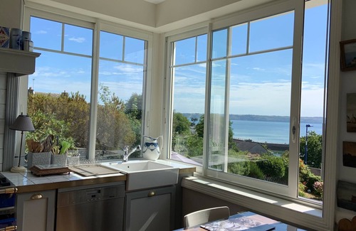 Locquirec Villa | Detached villa with exceptional sea view just a stone's throw from the beach
