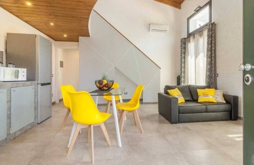 La Spezia Villa | Detached villa with outdoor hot tub, swimming pool and lawn