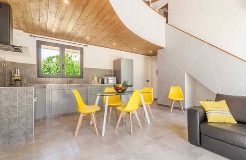 La Spezia Villa | Detached villa with outdoor hot tub, swimming pool and lawn
