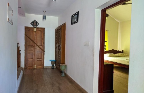 Chirayinkil House | Devi Homestay for Family and Ladies