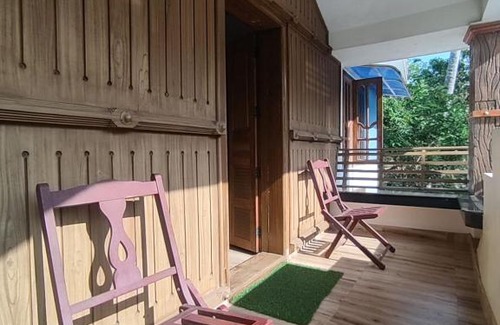 Chirayinkil House | Devi Homestay for Family and Ladies