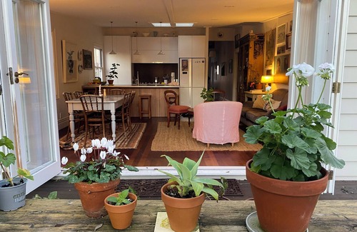 Stanley Point Villa | Devonport Sunny Villa for short term rental