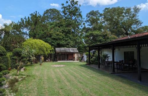 Kluang House | D’Garden Cottage with big field