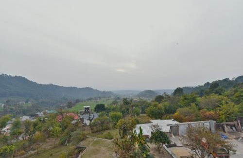 Bhagsu Nag House | Dharamshala Luxury Hotel Pine View- Free Parking-cricket stadium 5 km-Mountain View-Felling like you are stay in 5 Star Hotel