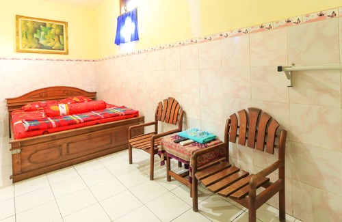 Bungurasih House | Dharmawati Homestay