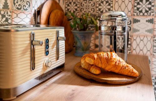 Bakewell House | Dial Cottage - Bakewell Pass The Keys