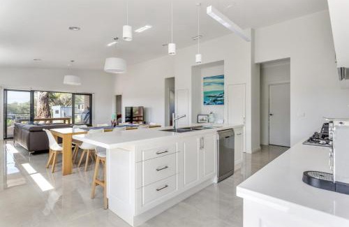 Sorrento House | Diamond Bay Beach House: brand new