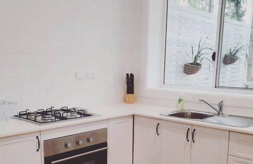 Rainbow Flat Cottage | Diamond Guesthouse ~ Coast and Country Combined!
