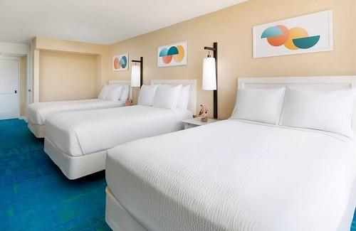 Honolulu Hotel | Diamond Head View Triple Doubles, 2 Relaxing Units, The Twin Fin Hotel