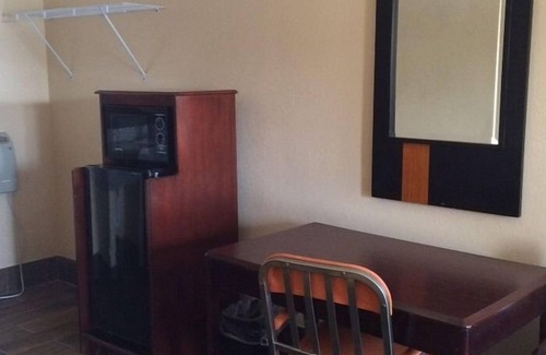 Richmond Hotel | Diamond Inn and Suites