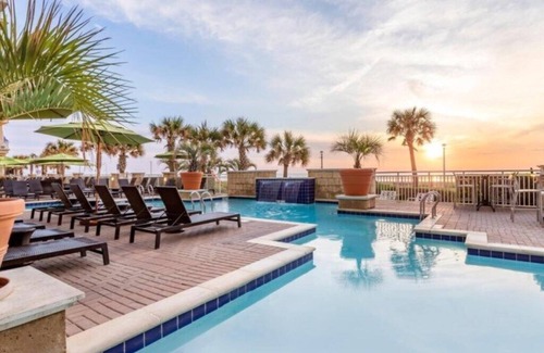 Northeast Virginia Beach Villa | Diamond Resorts Ocean Beach Club - 2 BDR DLX Suite - Ocean Front
